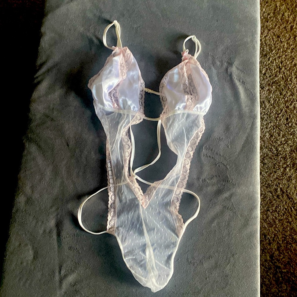 Delicate and pretty lace thong intimate wear!